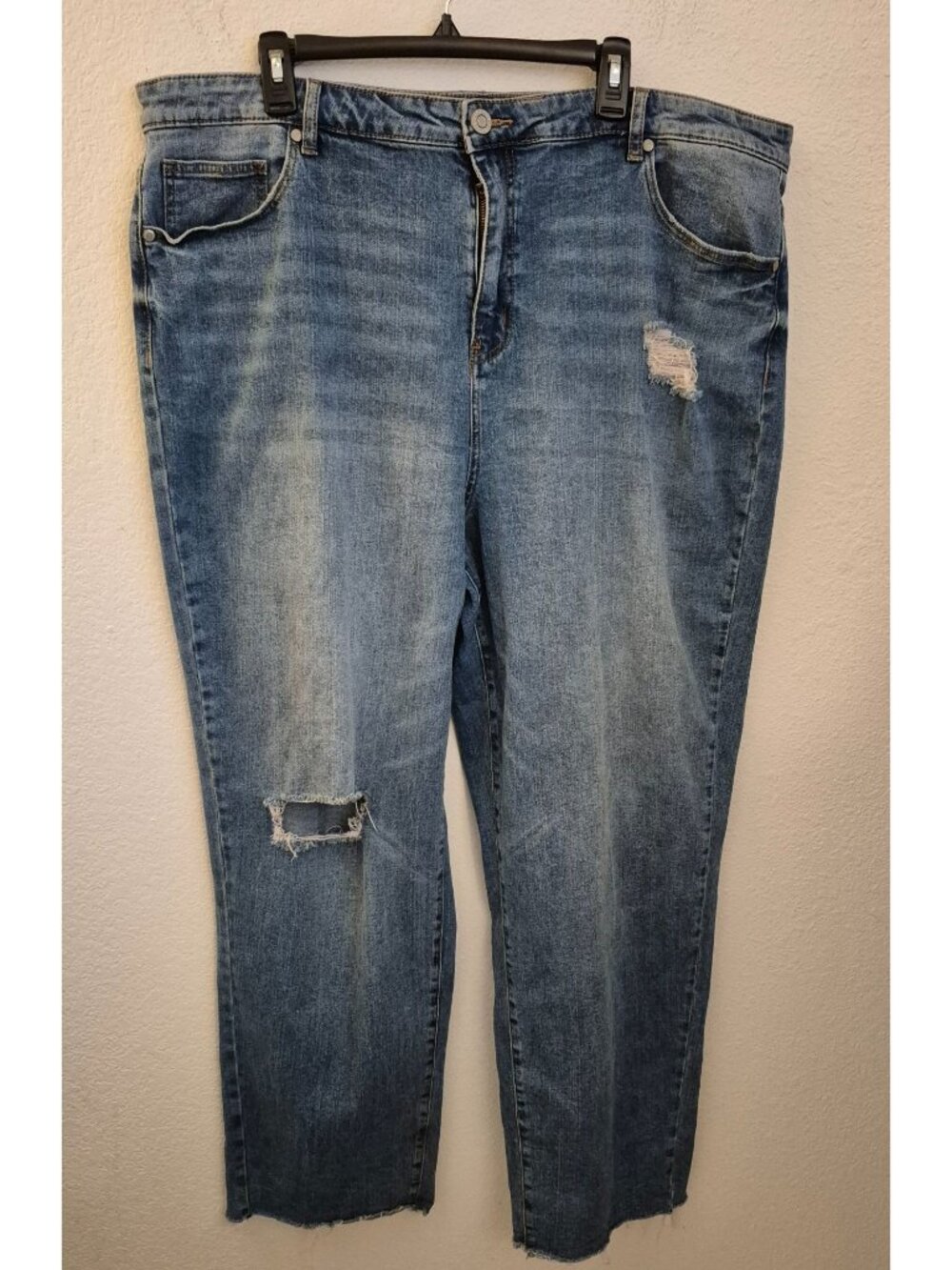 Eloquii Medium Wash Distressed Straight Leg Jean Size 22 GUC